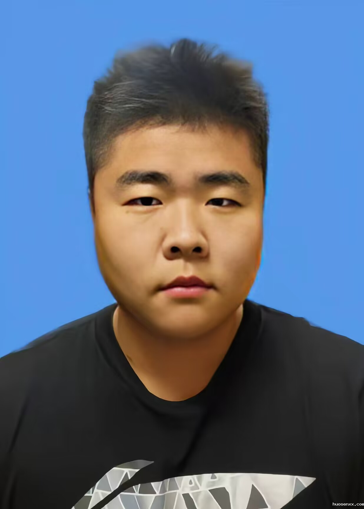周伟