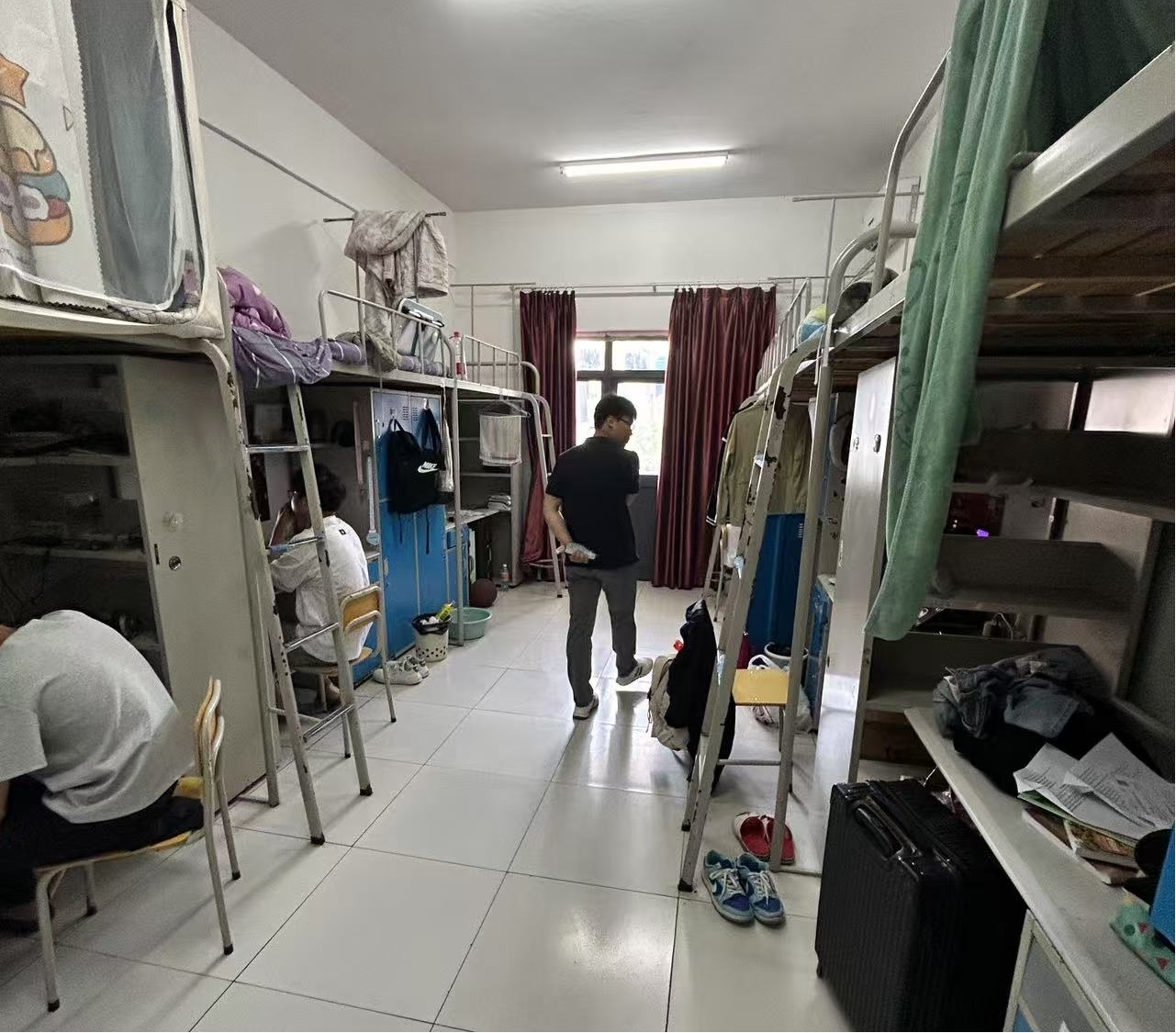 <strong>深入宿舍察实情 关怀学生促成长  ——土木工程学院2024级测绘工程专业班主任开展宿舍走访活动</strong>