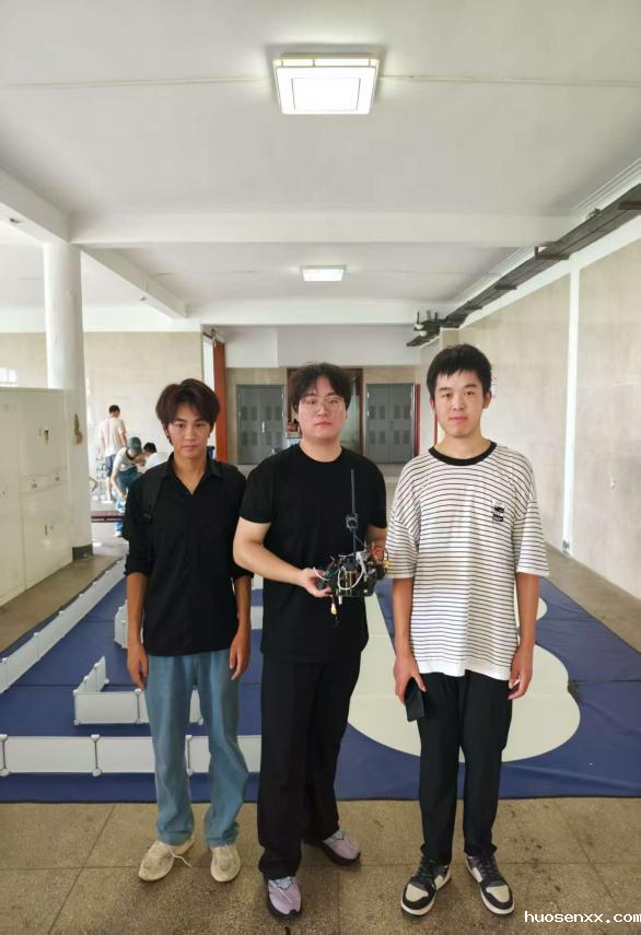 嵌入芯片学技术 竞赛实践出佳绩——竞技宝app下载安装电信工程学院在第八届全国大学生嵌入式芯片与系统设计竞赛中荣获佳绩