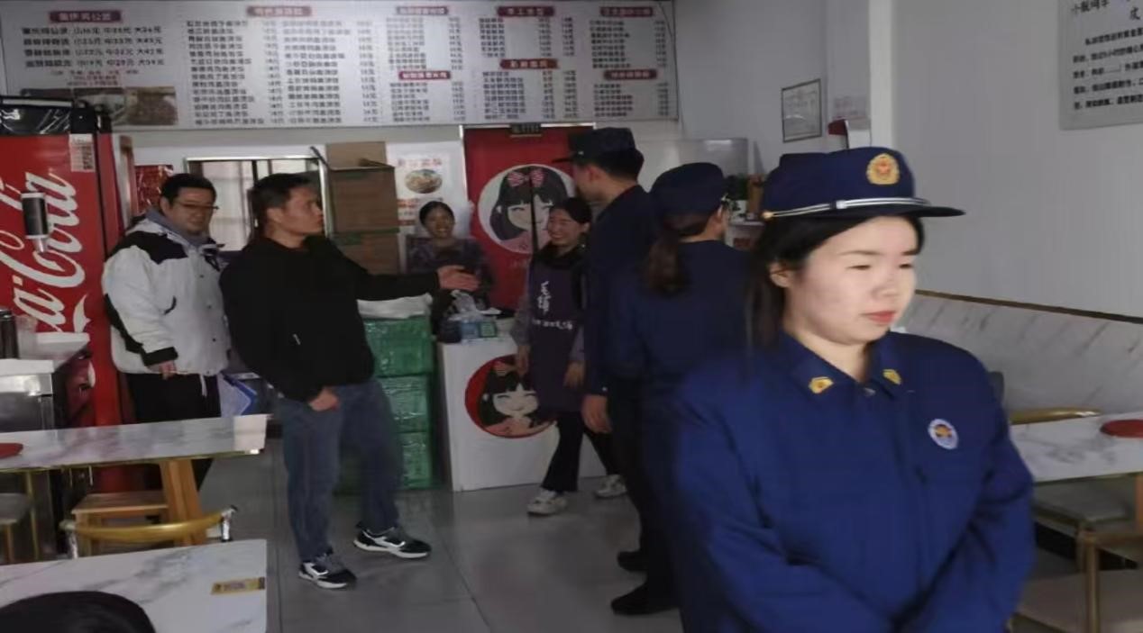 压实安全责任，排查整治隐患——郑蒲港校区组织开展周边经营场所消防安全联合检查